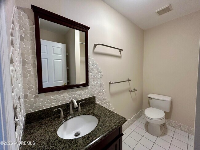 Building Photo - 82 3rd St