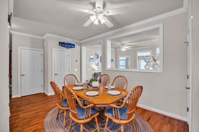 Building Photo - 270 Creatwood Trail