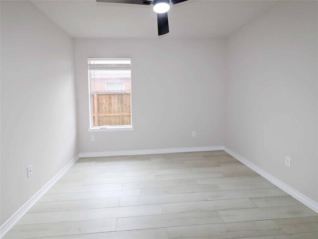 Building Photo - 749 Grassy Knoll Trail