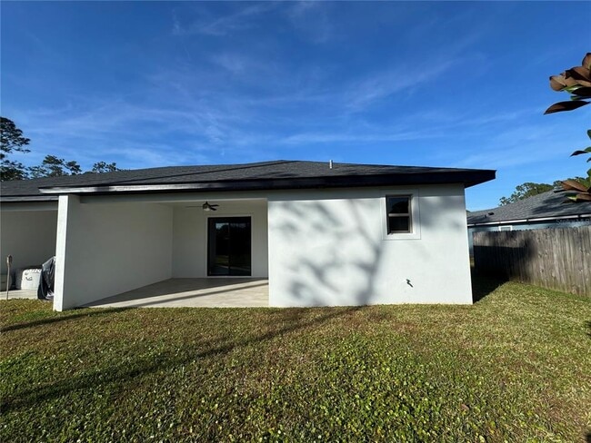 Building Photo - 15 Regent Ln