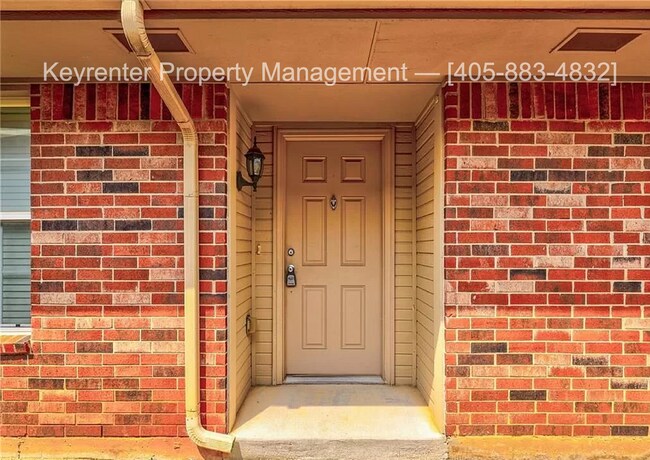 Building Photo - Gorgeous 3 bedroom 2 Bath and 2 Car Home in the Heart of Yukon