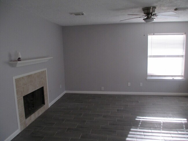 Building Photo - 16714 Cheshire Pl Dr
