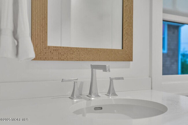 Building Photo - 985 Ocean Ave