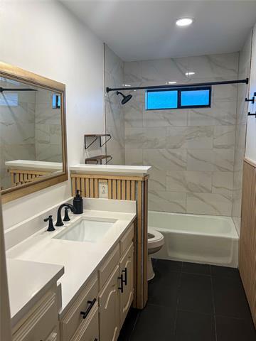 Building Photo - 4420 Birdsong Ln