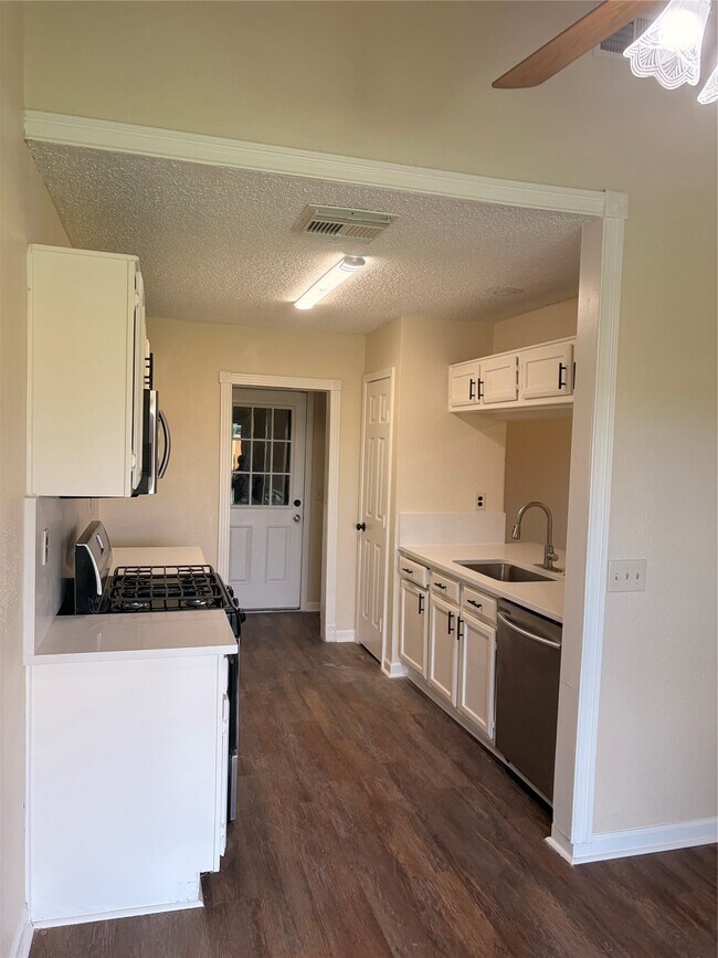 Building Photo - 3307 E Heatherock Cir
