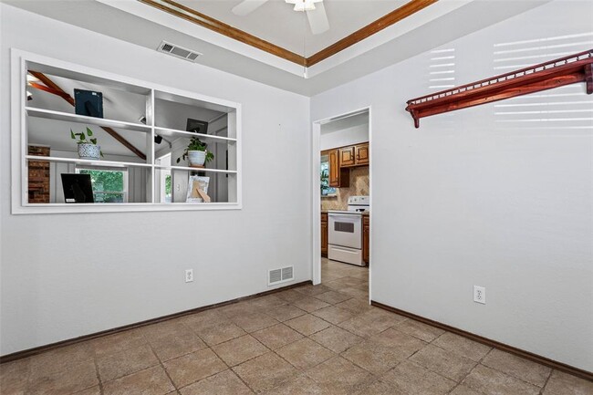 Building Photo - 1106 Lockridge-