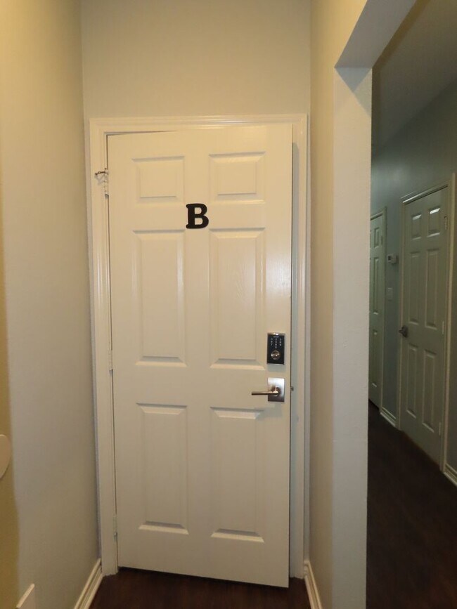 Building Photo - 2434 Haverhill Dr