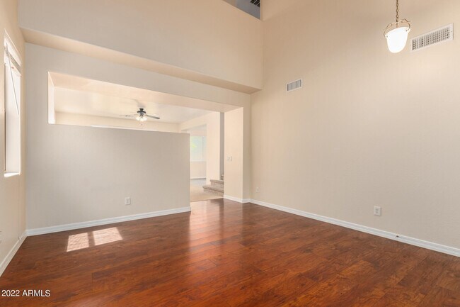 Building Photo - 17410 W Holland Ln