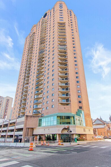 Building Photo - 78 10th St E