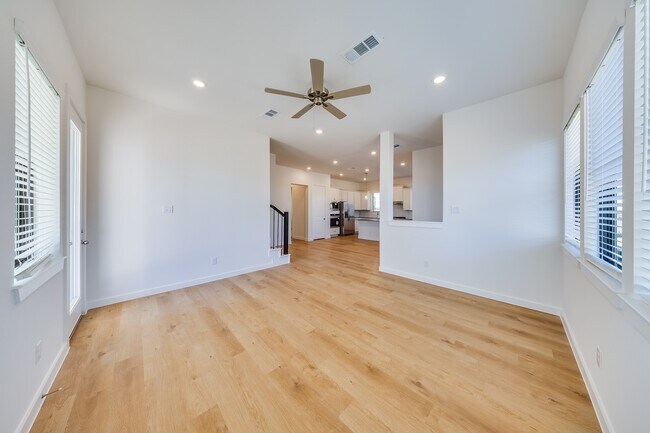 Building Photo - 3235 Home Ct