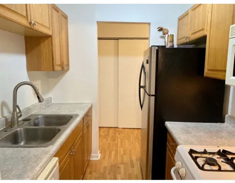 Building Photo - 869 Trace Dr