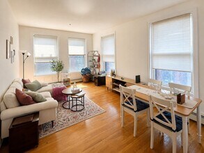 Building Photo - 483 Beacon St