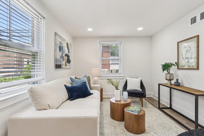 Building Photo - 2333 Haverford Rd