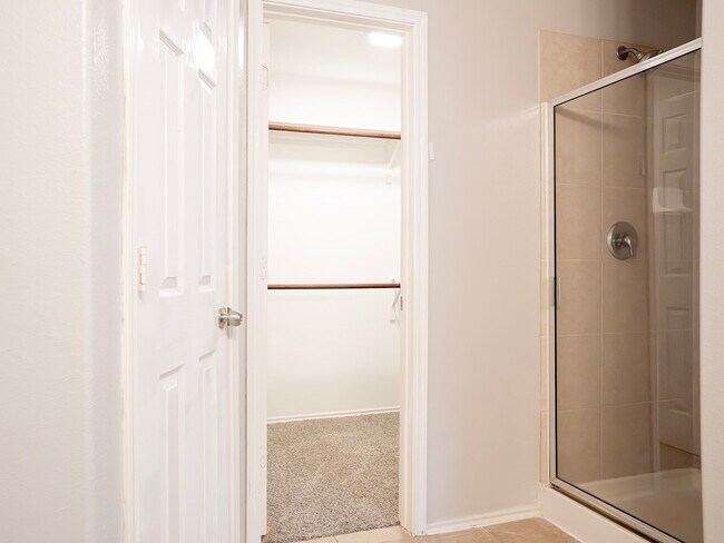 Building Photo - 2414 Alcove Foster Ct