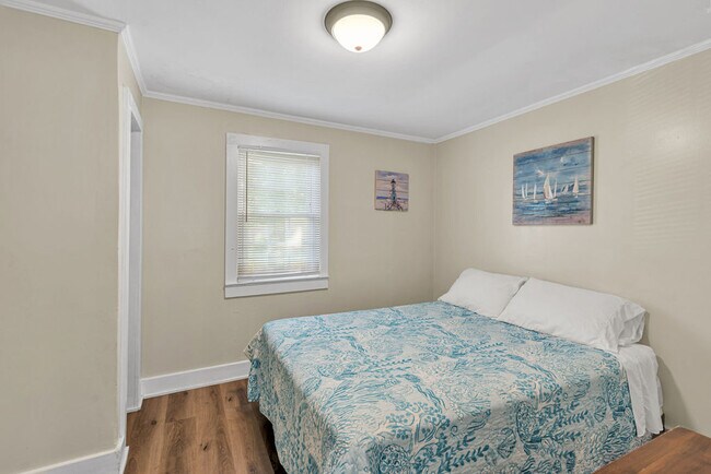 Building Photo - 509 S Shore Dr