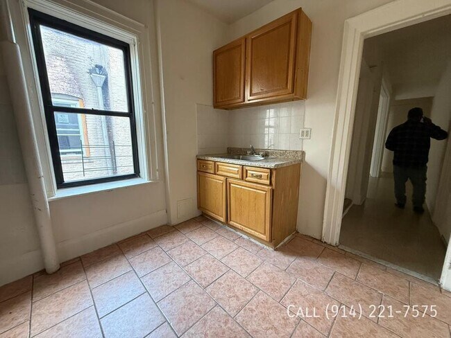 Building Photo - 82 Hamilton Ave