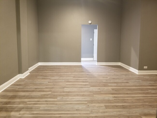 Living Room - 519 Carothers Ave