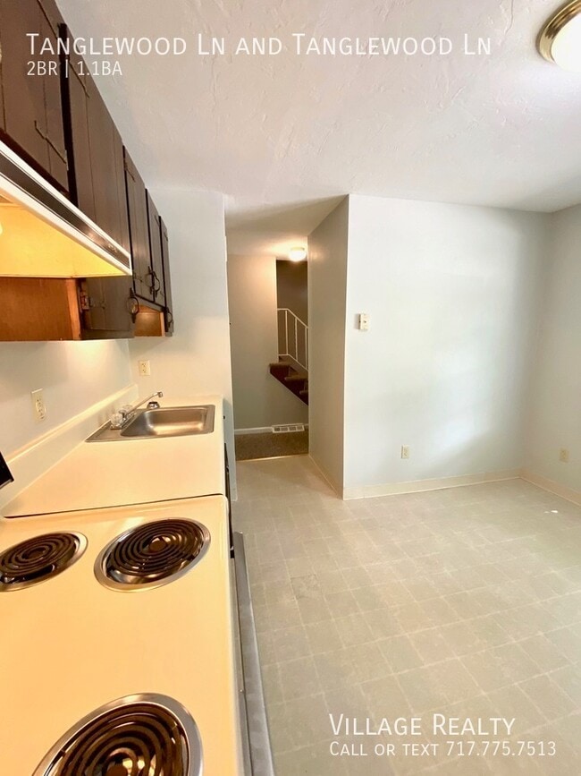 Building Photo - 442 Tanglewood Ln