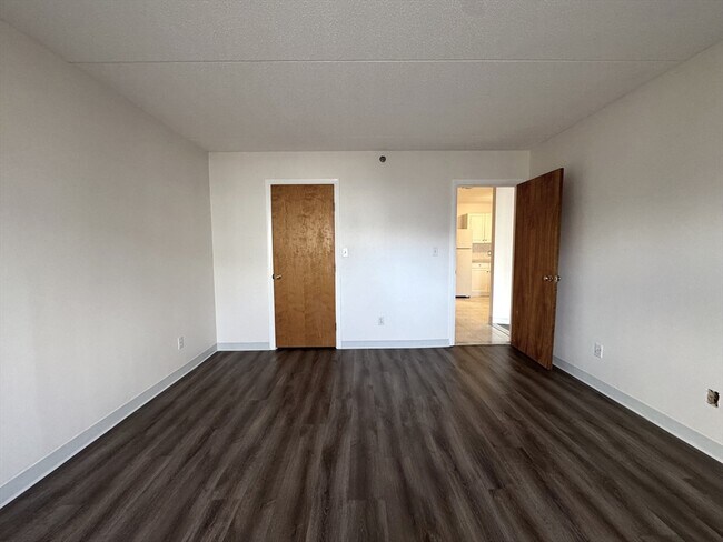 Building Photo - 580 Salem St