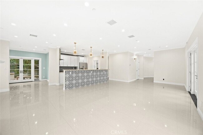 Building Photo - 416 N Altura Rd