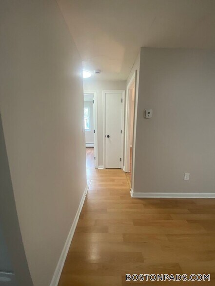Primary Photo - 140 Willard St