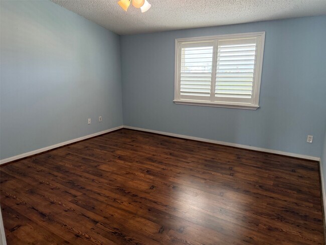 Building Photo - 1219 Pilot Ln