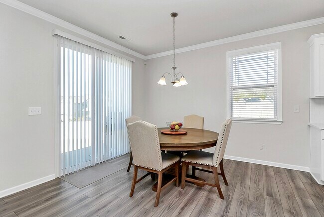 Building Photo - 17022 Carolina Pine Row