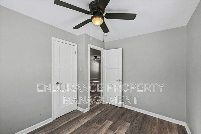 Building Photo - 326 Ernst Ave