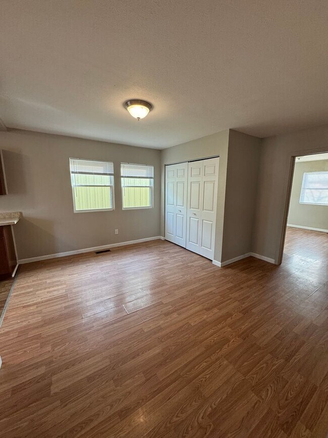 Building Photo - Newly Remodeled 2 Bedroom 1 Bath with Basement