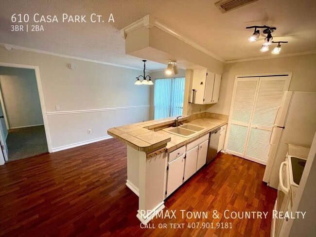 Building Photo - 610 Casa Park N Ct