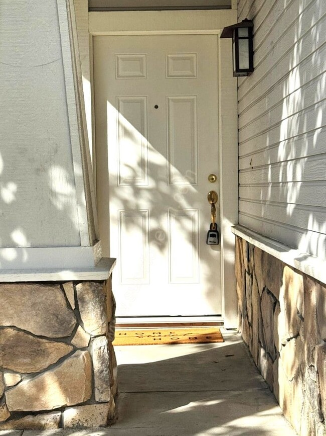 Building Photo - Beautifual Home