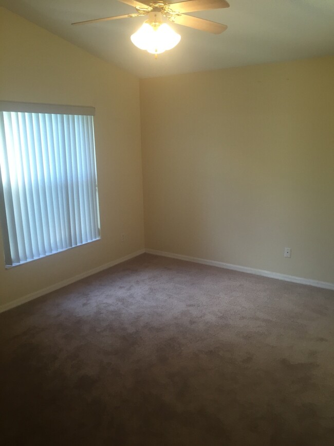 Building Photo - Quaint 3/2 Home Near Waterford Lakes