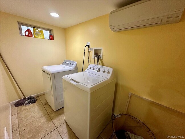 Building Photo - 1316 Mcclure Ave