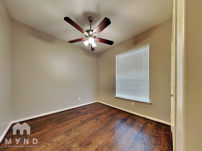 Building Photo - 21635 Falvel Sunset Ct
