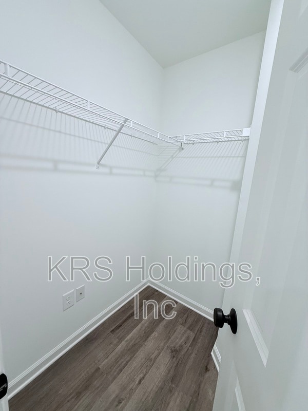 Building Photo - 1420 Maplewood Dr