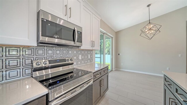 Building Photo - 6227 Tropicaire Blvd