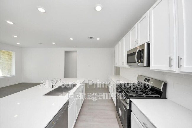 Building Photo - 3029 Avenida Sonoma Dr