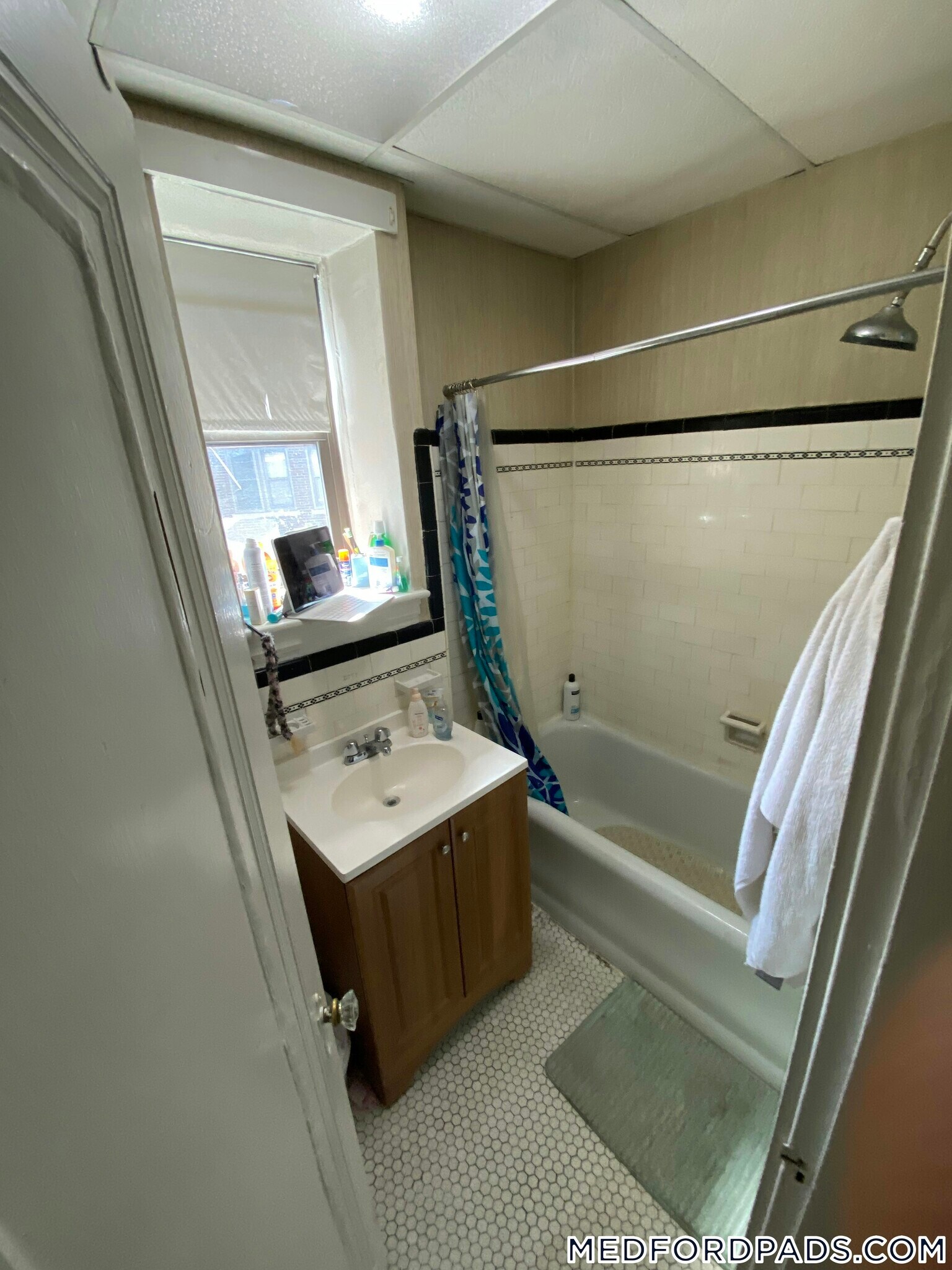 Building Photo - 53 Fellsway W