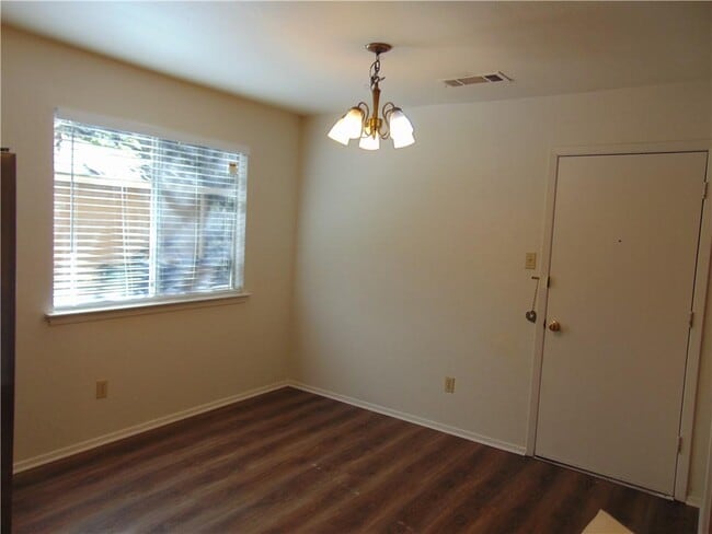 Building Photo - 9213 Independence Loop
