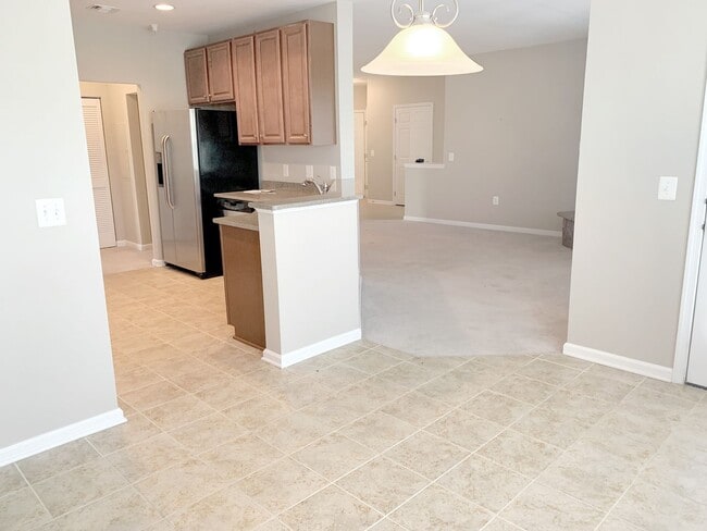 Building Photo - Beautiful & Spacious 2 Bedroom, 2 Bathroom...
