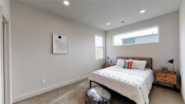 Building Photo - 5726 Rucio Ln