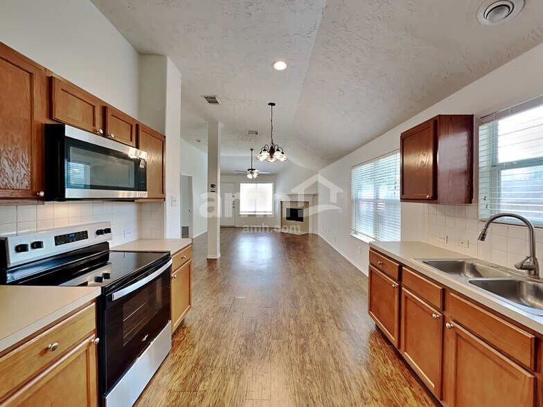 Building Photo - 18413 Sunrise Oaks Ct