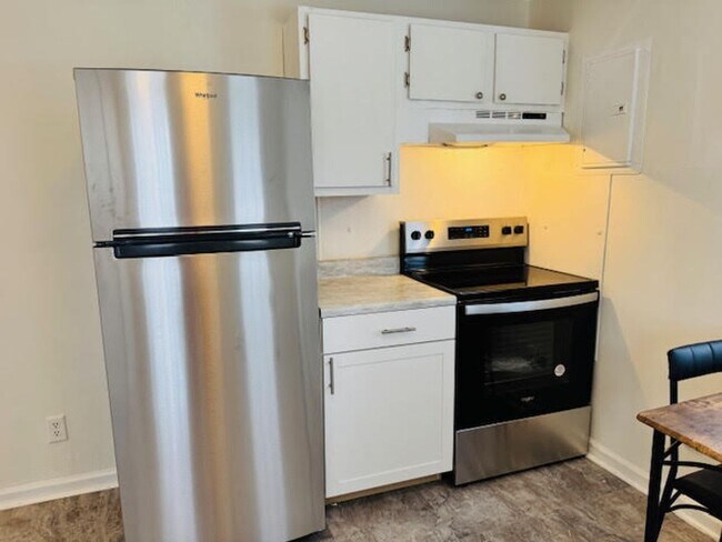 Building Photo - Old Maco Road