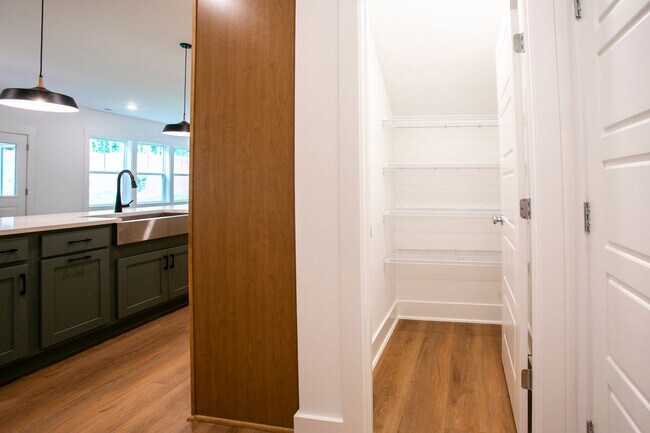 Building Photo - Chatham Park *Like New* Late July availability!