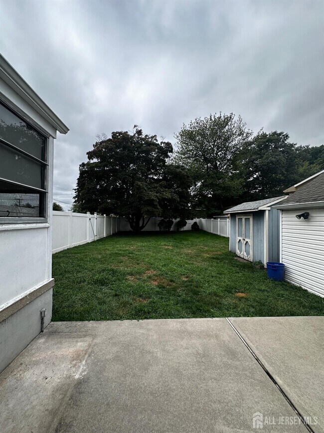 Building Photo - 277 Dukes Rd