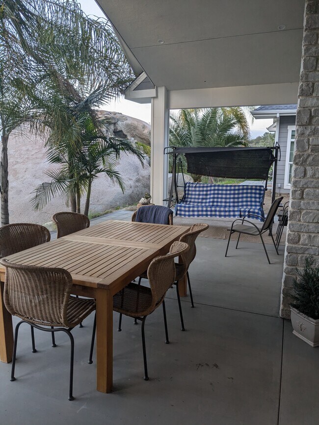 Building Photo - 27591 High Vista Dr