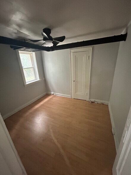 Building Photo - 305 Memorial Dr
