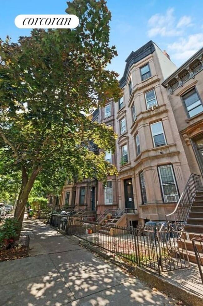 Building Photo - 402 2nd St