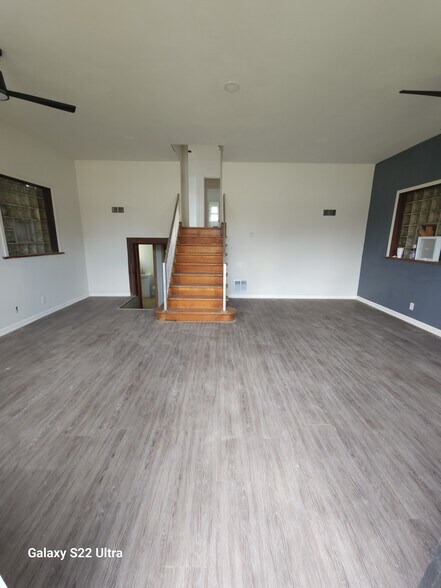 Building Photo - 3805 N 20th St