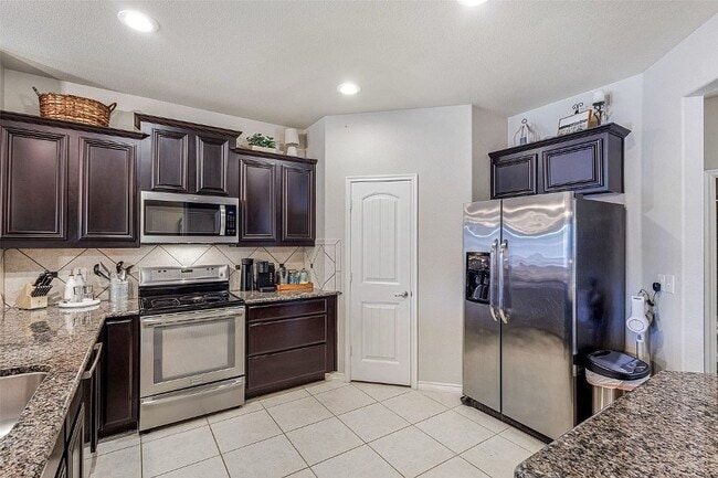 Building Photo - 714 Lone Star Court